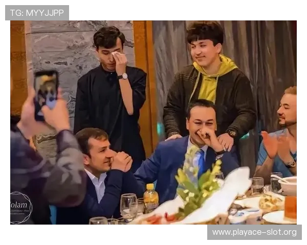 庆祝陈星与阿卜杜热合曼阿卜杜克热木今日共同生日特别致敬盛大庆典