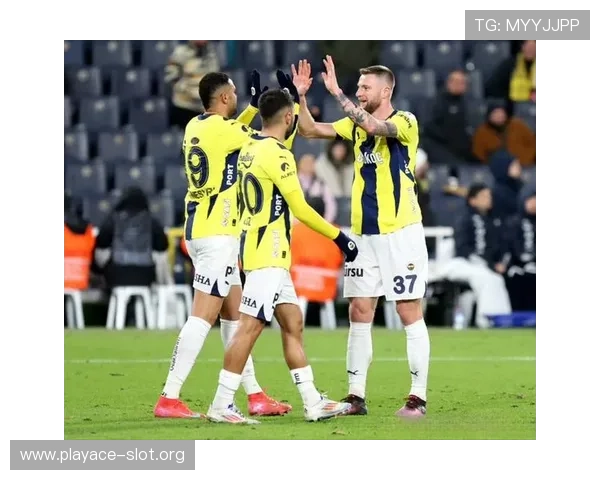 头球破门闪耀土超巴黎外租中卫什克收获费内巴切生涯首球助队取胜